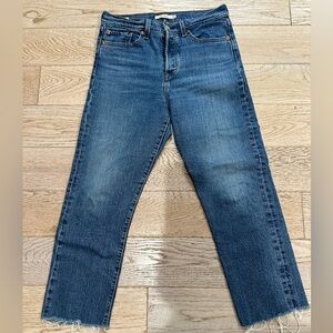 Levi’s wedgie straight raw hem jeans size 28
